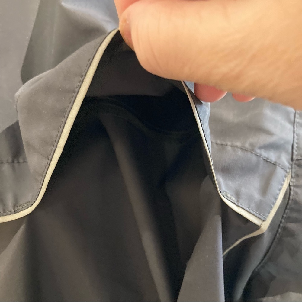 MEC Sz L Super Light Weight Outdoor Hiking Layering Rain Windbreaker Reflectors - Picture 9 of 15